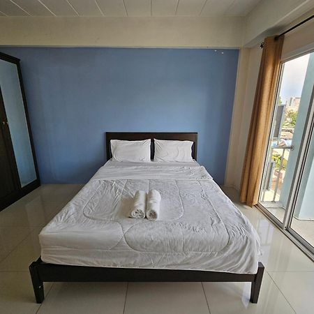 Si Fah At Bangsaen Hotel Ban Rong Khoei Екстериор снимка