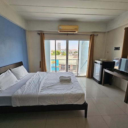 Si Fah At Bangsaen Hotel Ban Rong Khoei Екстериор снимка