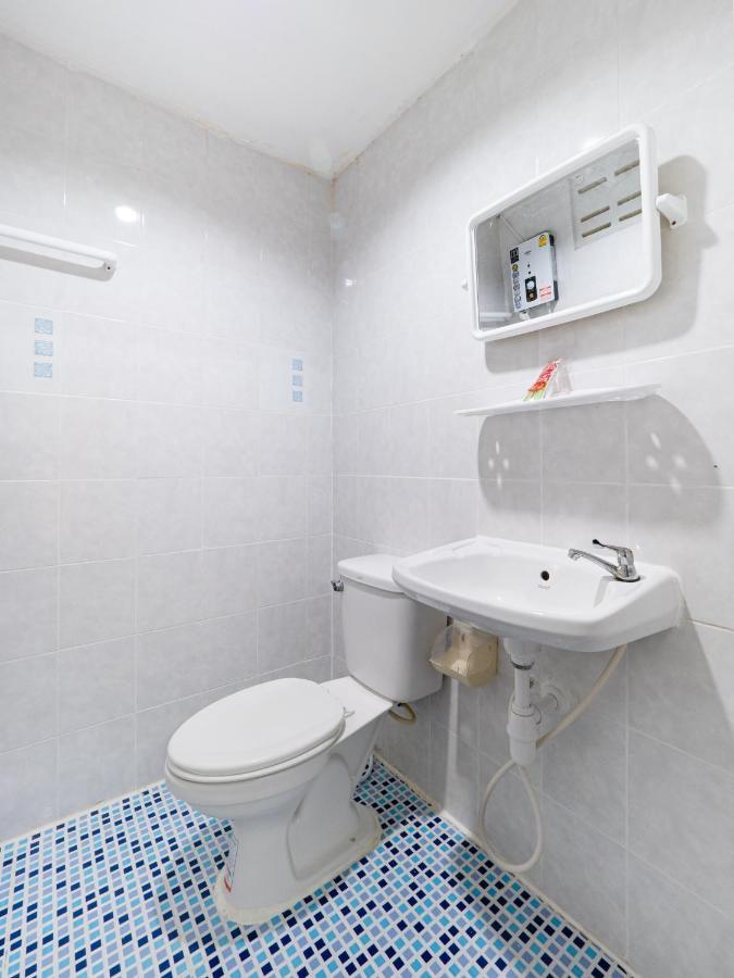 Si Fah At Bangsaen Hotel Ban Rong Khoei Екстериор снимка