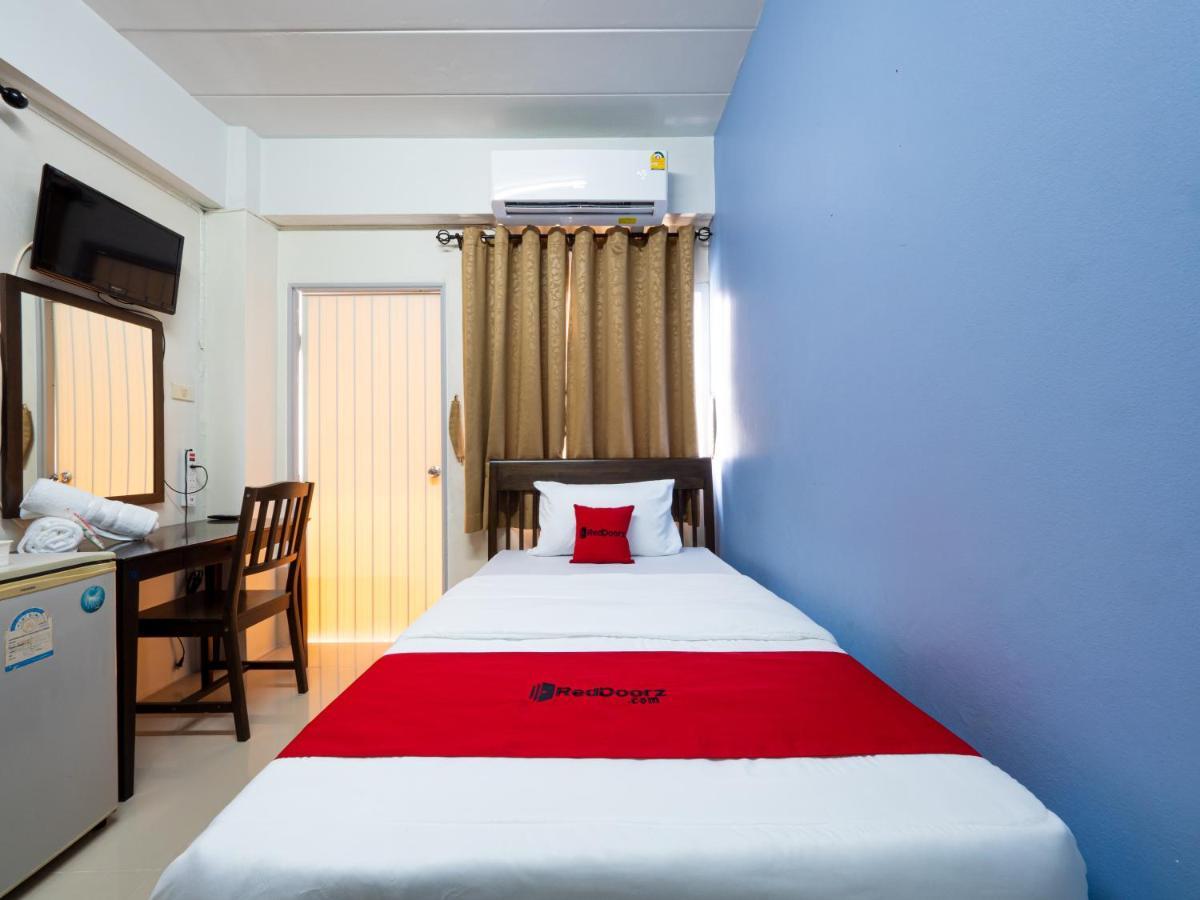 Si Fah At Bangsaen Hotel Ban Rong Khoei Екстериор снимка