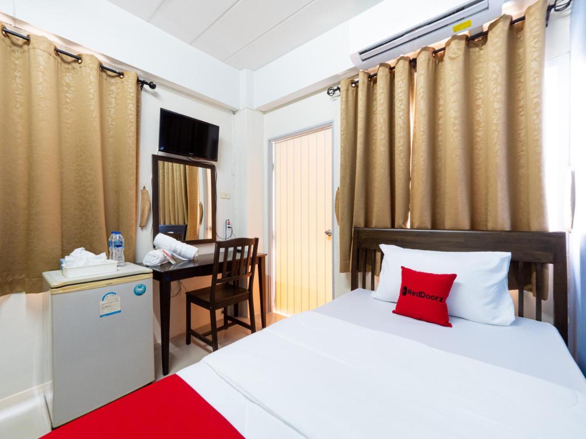 Si Fah At Bangsaen Hotel Ban Rong Khoei Екстериор снимка
